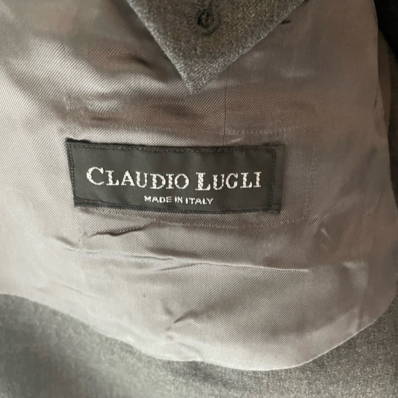 Hand-made Italian suit and is made from virgin wool rayon and cupro - Picture 6 of 7